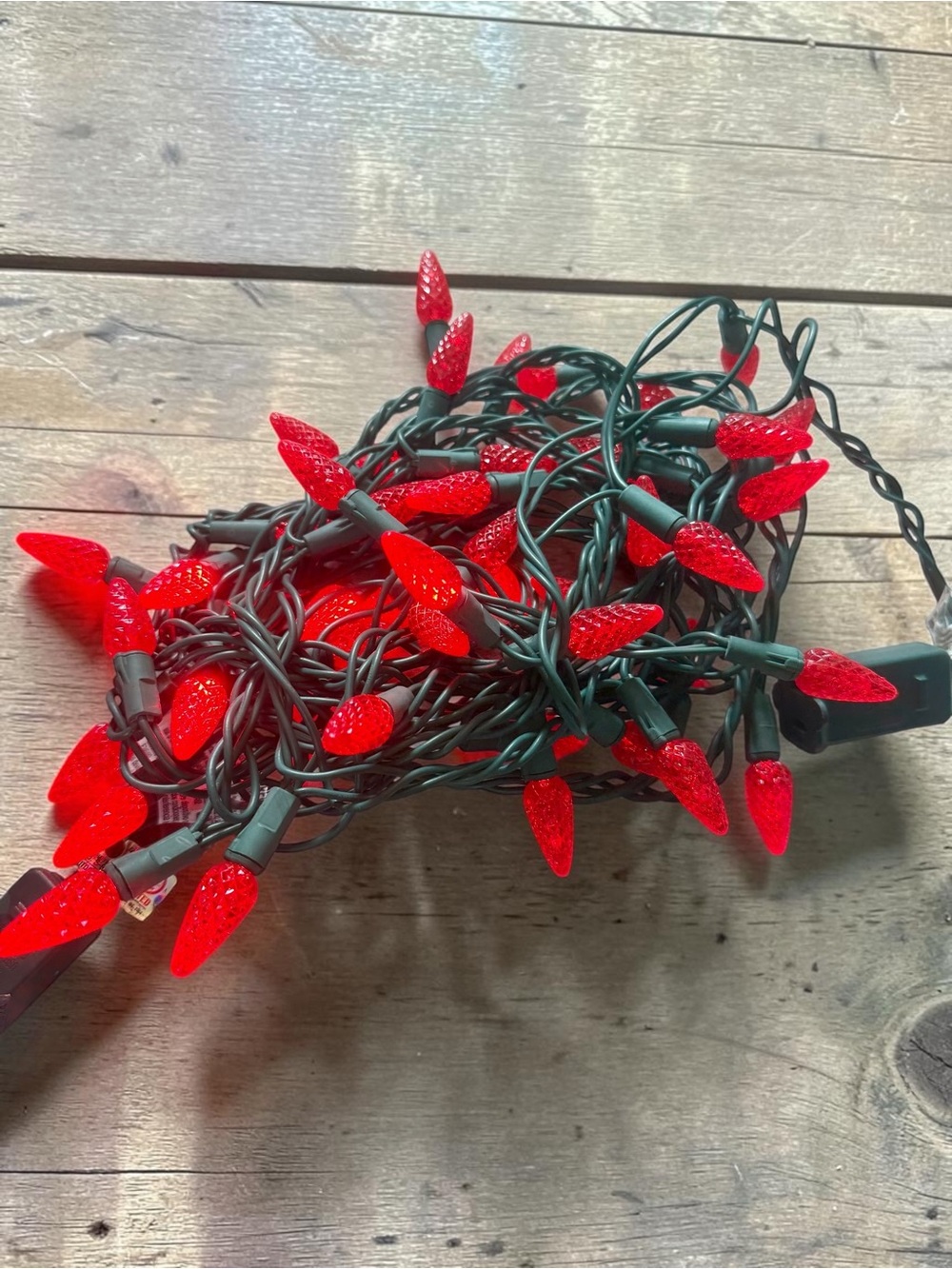 Red LED Christmas Lights String – Partial Working Strand C6 Style Bulbs Holiday